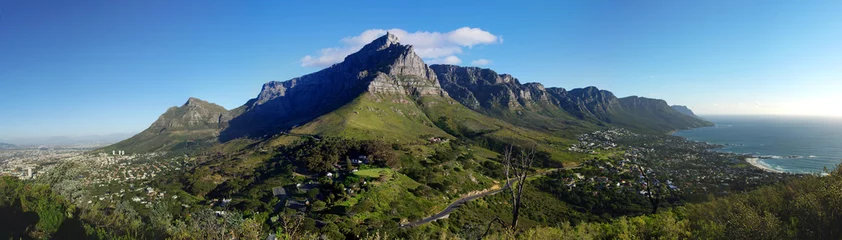 Photo sur Plexiglas Montagne de la Table Table Mountain, Devil's Peak and the 12 Apostles, Cape Town, South Africa