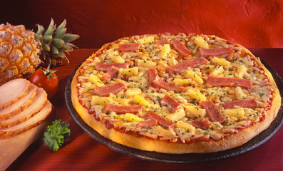 HAM AND PINEAPPLE PIZZA