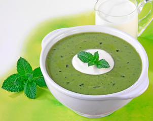 PEA AND MINT SOUP