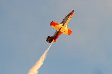 planes doing stunts
