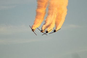 planes doing stunts