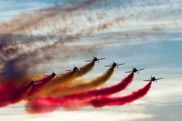 planes doing stunts