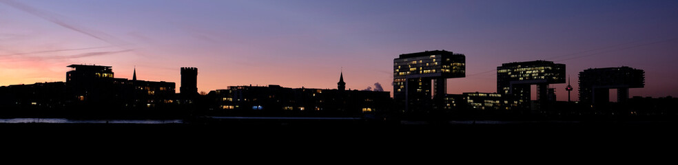 Fototapeta na wymiar Panorma of Cologne at Sunset