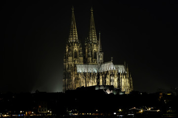 Fototapeta na wymiar Cathedral of Cologne at Night