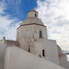 Fototapeta premium Traditional Greek Church in Oia on Santorini, Cyclades, Greece