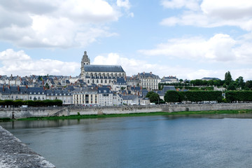 Fototapeta na wymiar Riverside of Blois