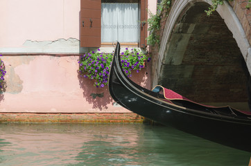 Fototapeta na wymiar Venice canal and gondola