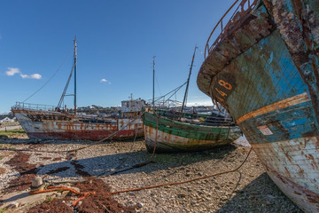 Bateaux échoués rongés par la rouille - Camaret-sur-Mer