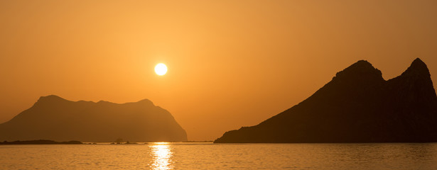 Fototapeta premium Sunrise on a beach in Aguilas, Murcia