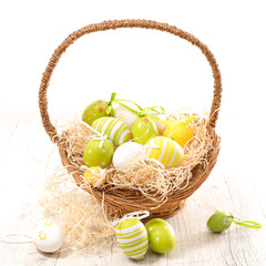 basket with easter egg