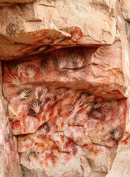 Cueva de las Manos, UNESCO World Heritage Site, Rio Pinturas Canyon, Santa Cruz Province, Patagonia, Argentina