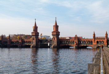 Fototapeta na wymiar Oberbaum bridge in Berlin