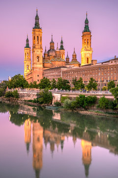 Cathedral-Basilica of Our Lady of the Pillar or Catedral-Basilica de Nuestra Senora del Pilar viewed from across the Ebro river, Zaragoza, Aragon, Spain