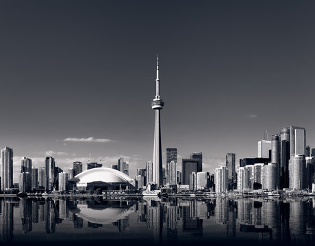 Toronto skyline with cn tower in black and white