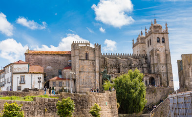 Fototapeta na wymiar Kathedrale von Porto - Sé do Porto