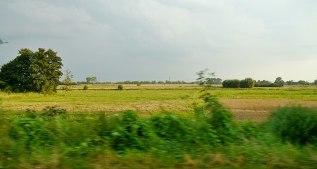 Vorbeiziehendes Land