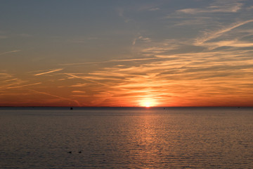 Sonnenuntergang über der Ostsee mit Blick Richtung Greifswald
