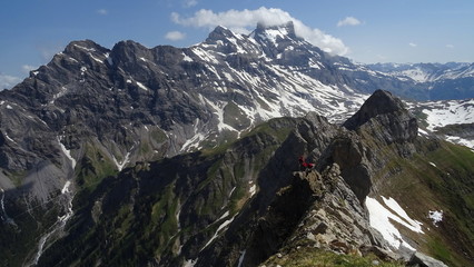 alpinistes sur l'ar&ecirc;te de l'Argentine
