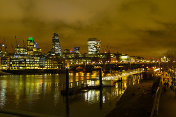 Fototapeta na wymiar Londond skyline at night