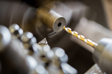 町工場で部品作り