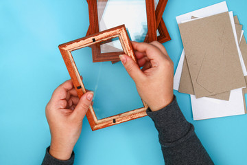 DIY. How to make a winter window with frosty patterns from photo frames and magnesium sulfate...