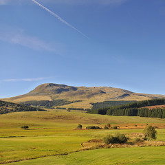 Obraz premium Les monts d'Auvergne, France