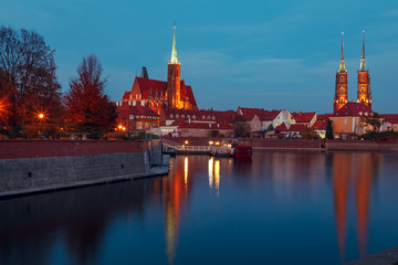 Obraz premium nocny widok na Odrę i Wrocław