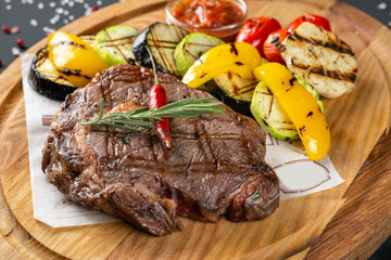 Steak with grilled vegetables