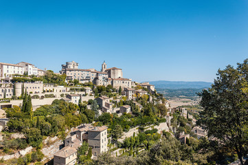 Fototapeta na wymiar Panoramic view of the medieval village of Gordes