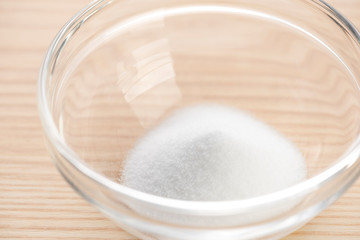 ガラスの小皿にクエン酸