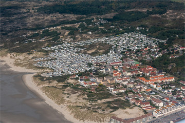 vue aérienne de la ville balnéaire de Sainte Cécile-Plage dans le Pas-de-Calais en France