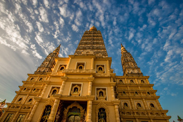 Wat Bang Thong(Wat Mahathat Wachiramongkol), a beautifully sculptured temple in good design, popular tourists worship and worship, located in Tambon Na Nuea, Amphoe Ao Luek, Krabi.