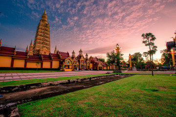 Wat Bang Thong(Wat Mahathat Wachiramongkol), a beautifully sculptured temple in good design, popular tourists worship and worship, located in Tambon Na Nuea, Amphoe Ao Luek, Krabi.