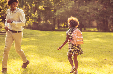 Fototapeta premium Daddy, where did you hide?