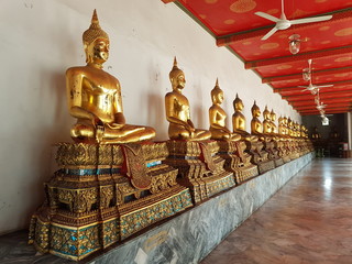 Salle des Bouddhas au grands palais thailande