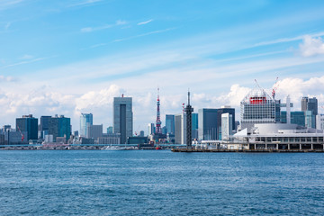 Obraz premium (Krajobraz miejski Tokio) 4 Sceneria nabrzeża z wybrzeża Toyosu
