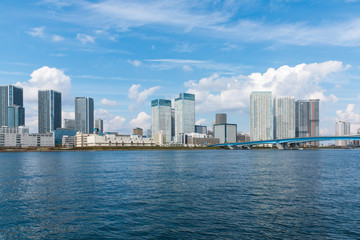 Fototapeta premium (Krajobraz miejski Tokio) 12 Sceneria nabrzeża z wybrzeża Toyosu