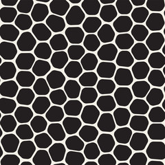 Seamless irregular lines vector mosaic pattern. Abstract chaotic tessellation texture