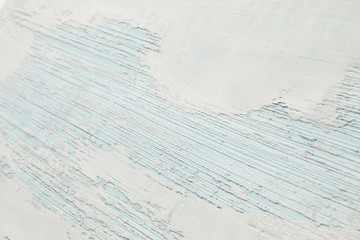 木にセメントを塗った壁