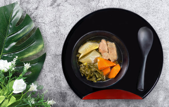 Chinese vegetable stew with pork, filled with many kinds of vegetable sush as carrot, white radish, choy and others if you want to eat.