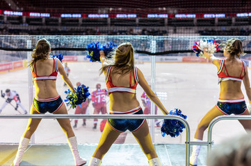 Dancing cheer leaders on hockey