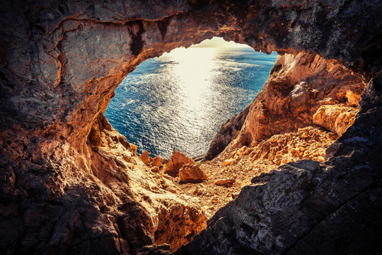 Grotta dei Briganti (Robber's Cave), Varigotti, Liguria, Italy