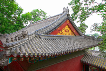 Fototapeta na wymiar traditional Chinese style glazed roof