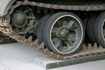 tanks transmission device