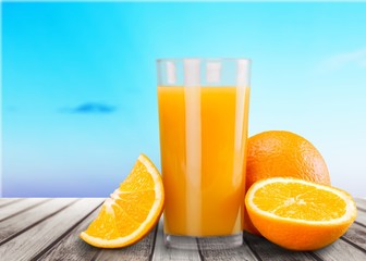 Orange juice and slices of orange © BillionPhotos.com