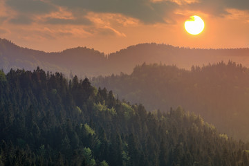 zachód słońca w Pieninach © Janusz Lipiński