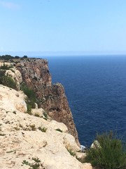 Fototapeta na wymiar Felsenwand in Formentera