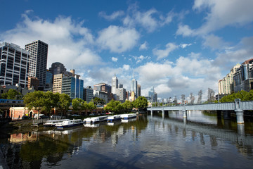 Fototapeta na wymiar A view of the Yarra River, Melbourne, Victoria, Australia