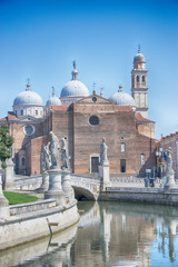 Fototapeta na wymiar Basilica di Santa Giustina, Padova