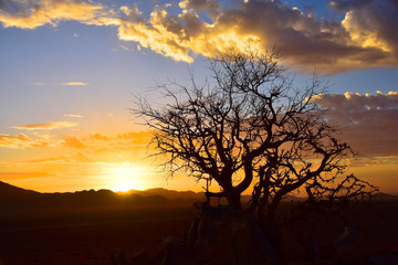 Sonnenuntergang im Naukluft Gebirge Namibia